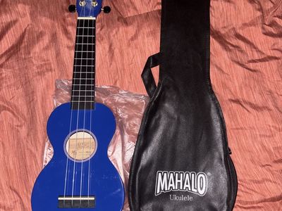 NEW MAHALO Blue Ukulele + Case