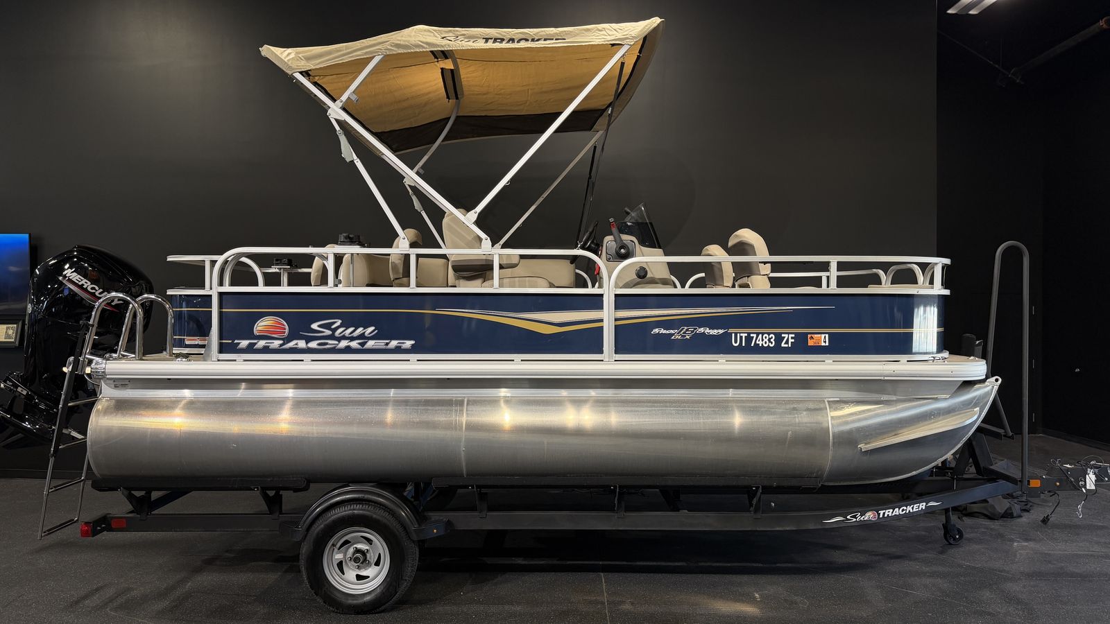 2024 Sun Tracker Pontoon Boats Bass Buggy 18 DLX
