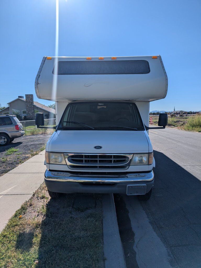1998 Ford Shasta 32 foot class c