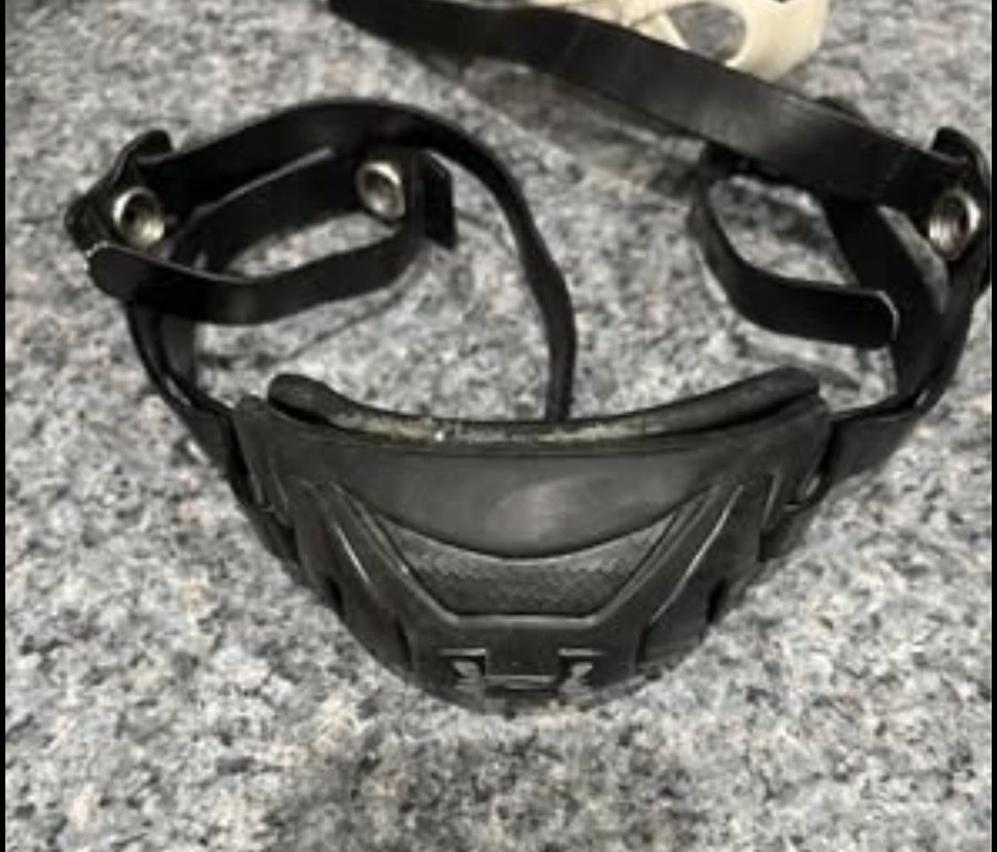 Under Armour Football Helmet Chin Strap - Black