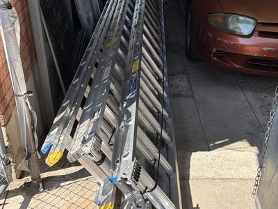 Heavy-Duty 32 ft Aluminum Extension Ladders read ad first