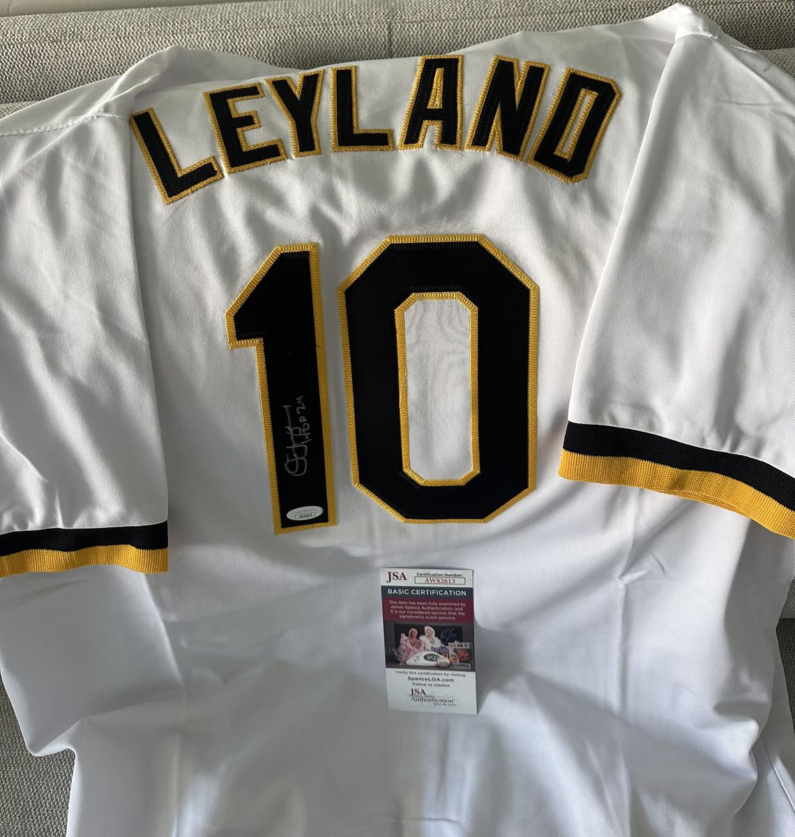 Jim Leyland Signed Pittsburgh Pirates Jersey “HOF 24” – JSA Authenticated