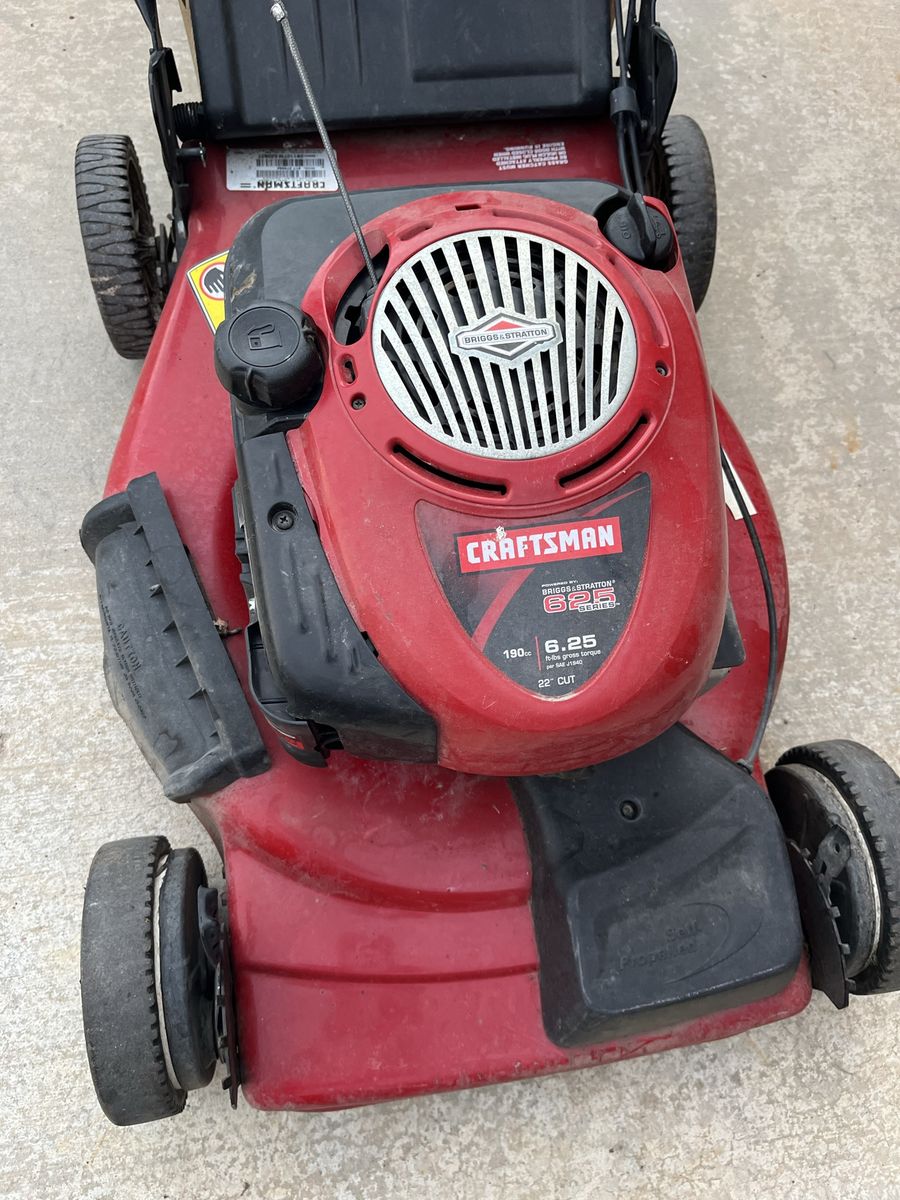 Craftsman Self propelled lawnmower runs great.