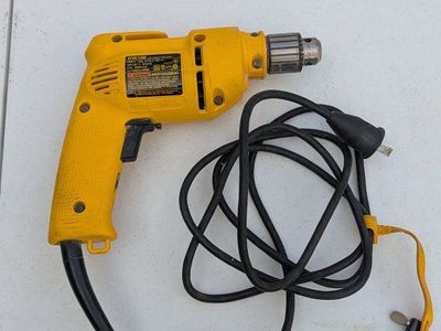 DeWalt drill DW100