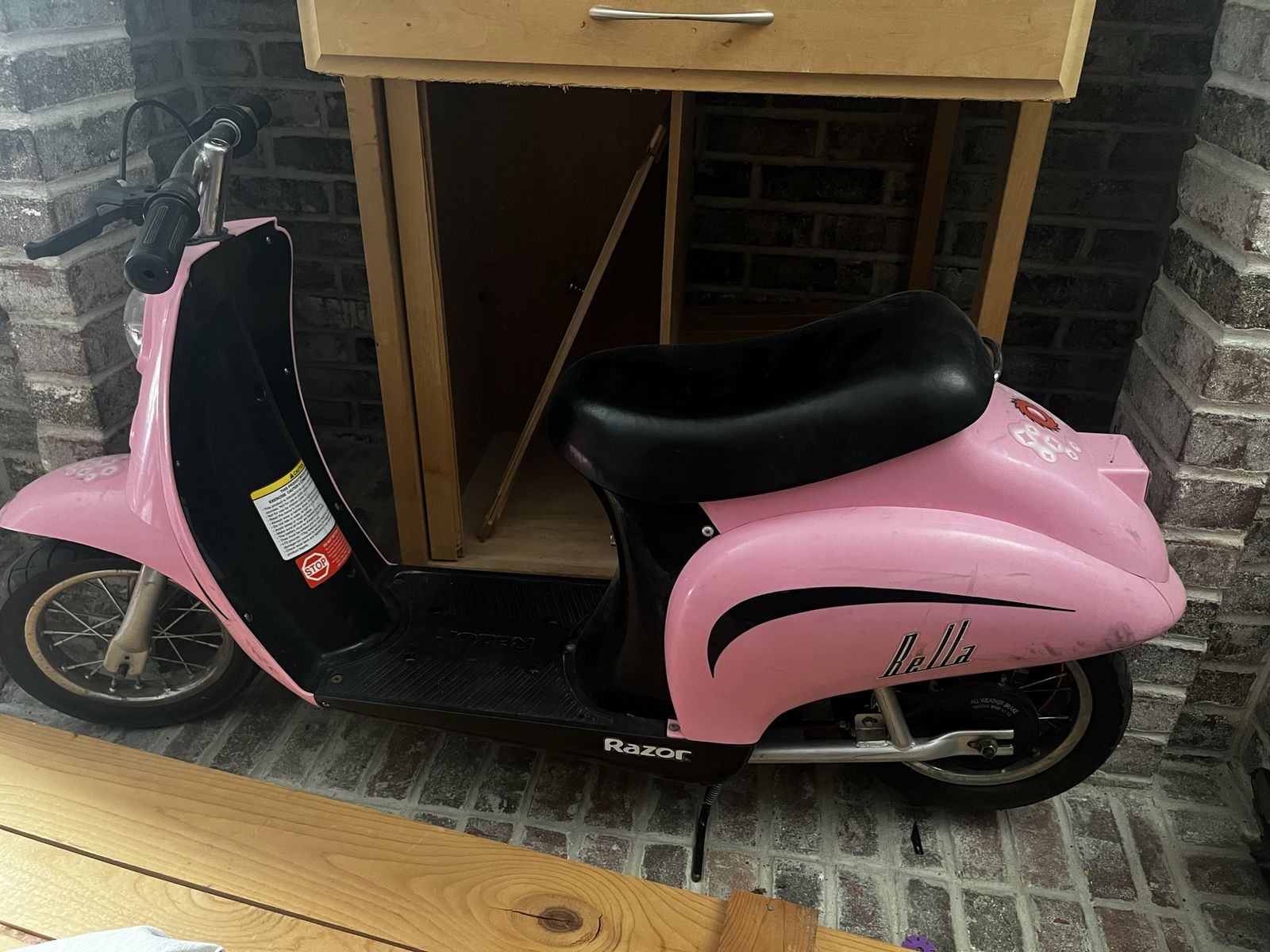 Razor Pocket Mod Bella Electric Scooter – Pink Retro Style