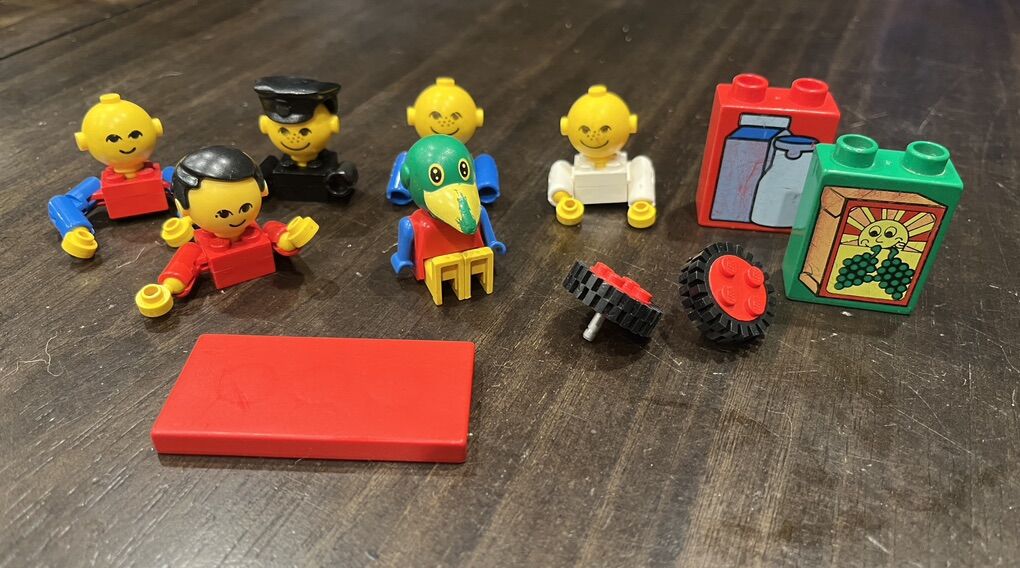 Lot Of Vintage Lego Duplo Pieces