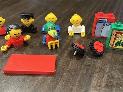 Lot Of Vintage Lego Duplo Pieces
