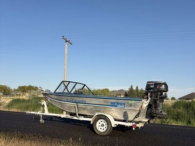 Hewes River Boat with 150HP engine