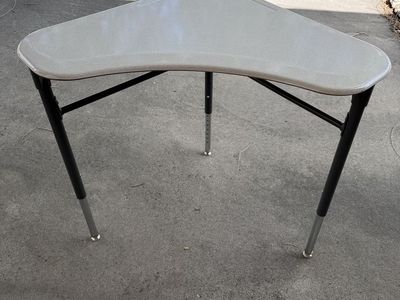 Corner desk