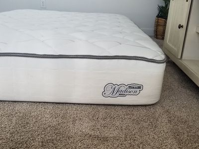 FREE Like-new Queen sized Denver Mattress!