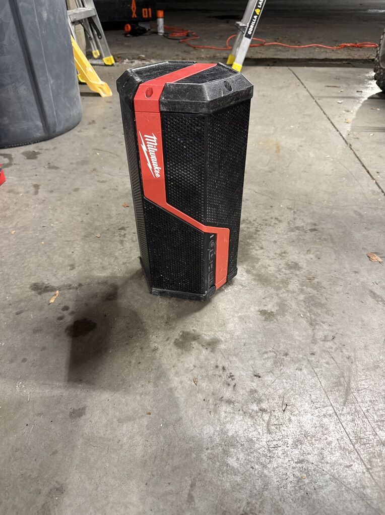 Milwaukee M12/M18 Speaker