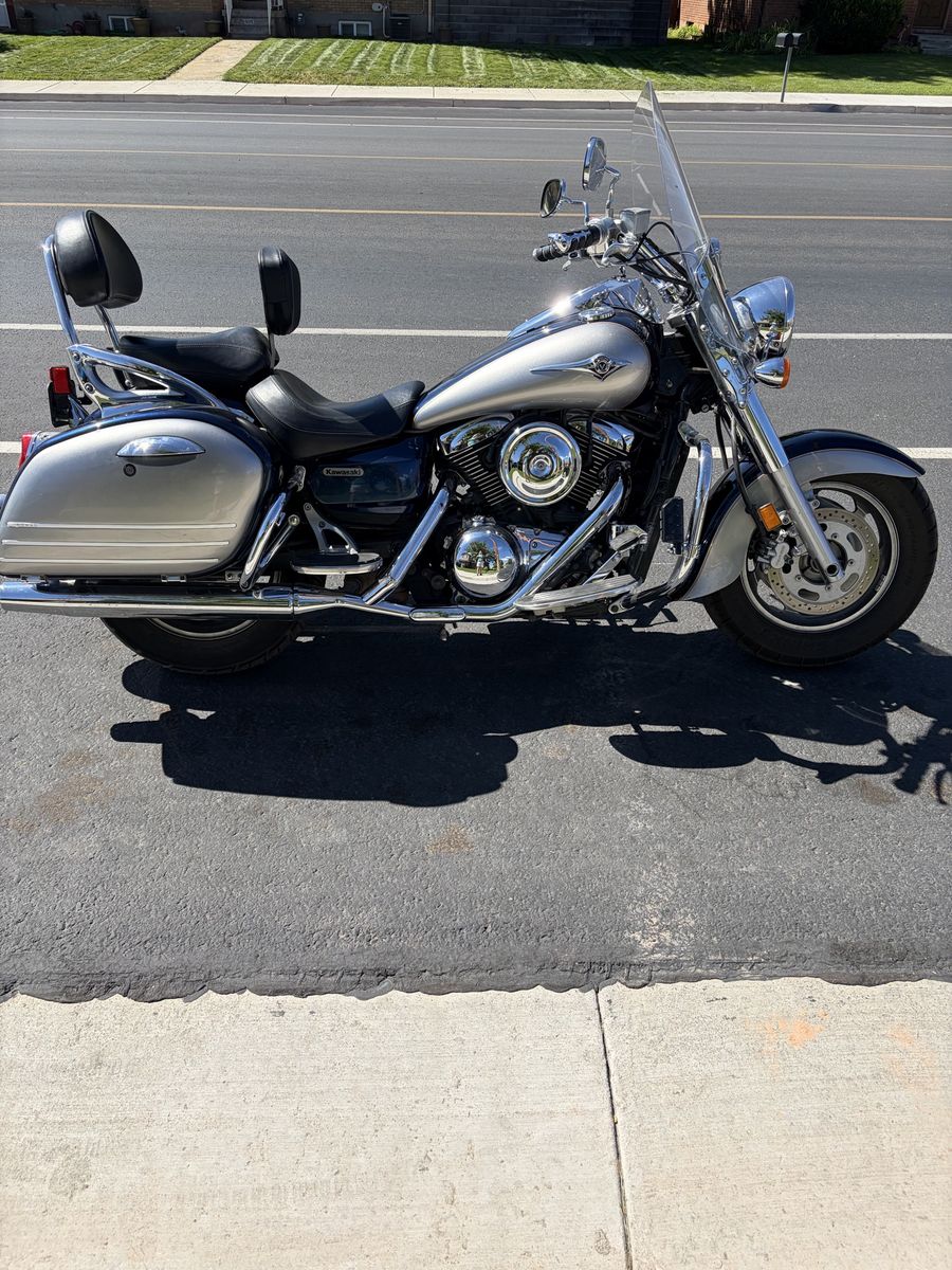 05 Kawasaki VN1600 Vulcan Nomad