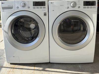 Lg Washer & Electric Dryer