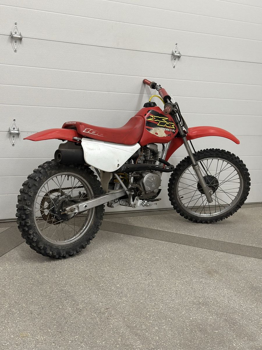 Honda XR100R Dirt Bike - Red/White - Great Condition, Ready to Ride