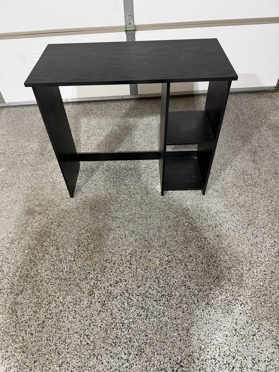 Black Desk