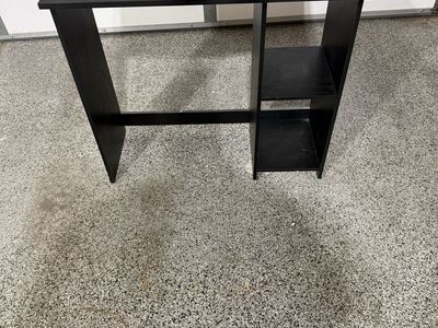 Black Desk