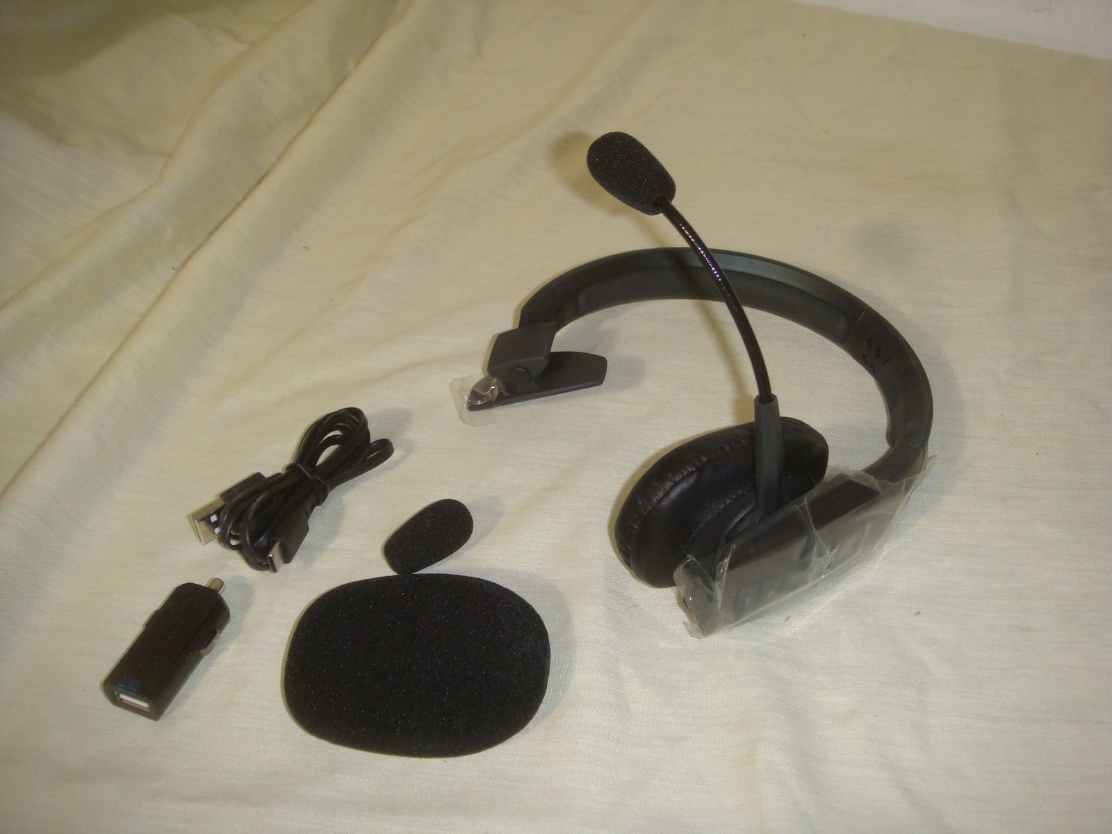 BLUE PARROT B450-XT WIRELESS BLUETOOTH TRUCKER CELL PHONE HEADSET -NOB