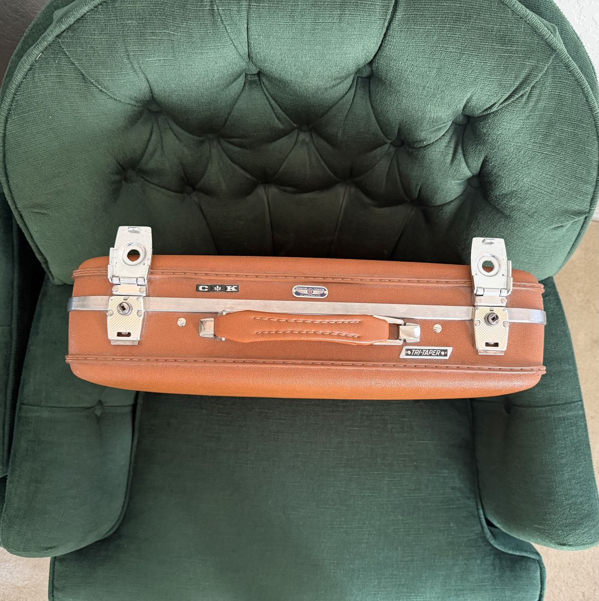 Vintage American Tourister Tri-Taper Suitcase – Mid-Century $65 cash/venmo in Provo
