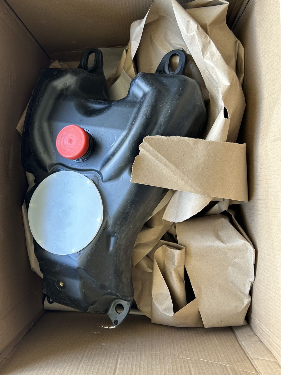 New Yamaha Raptor 700 Gas Fuel Tank Comp. 1PE-F4110-10 (2013-2025 Models)