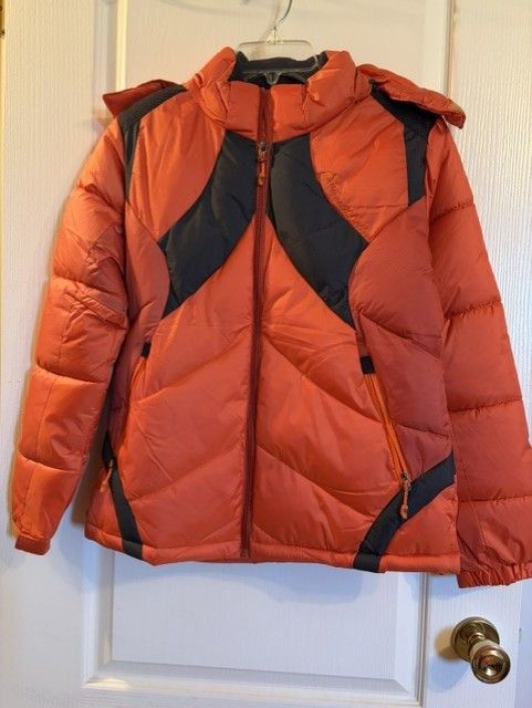New Women’s Winter Jacket (Small Size)