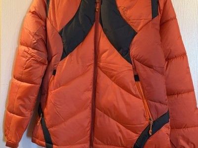 New Women’s Winter Jacket (Small Size)