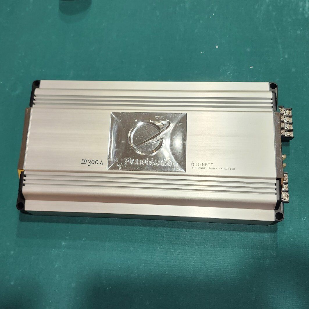 Planet Audio ZR 300.4 600W amp