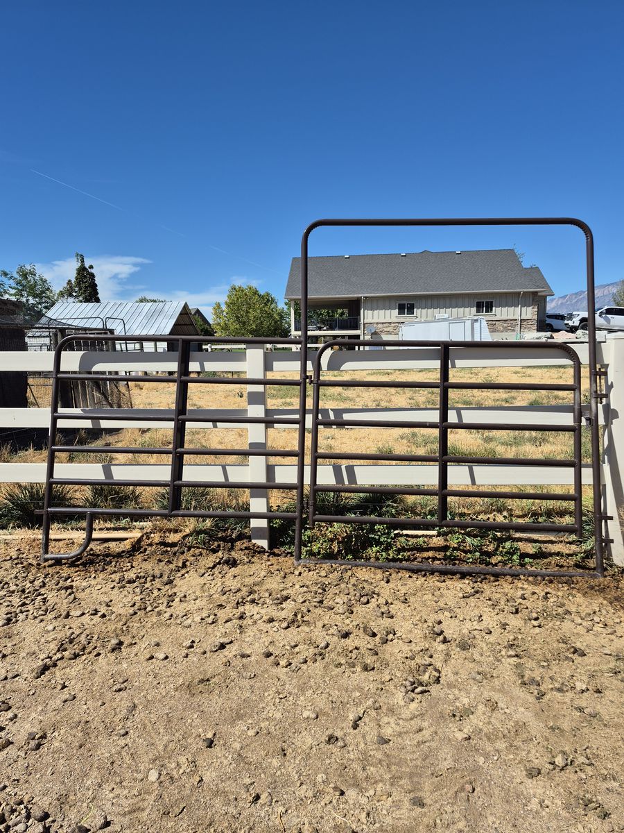 Tarter Walk-Through Gate and Corral Panels for Sale