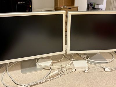 Apple 23 Cinema HD Displays (2)