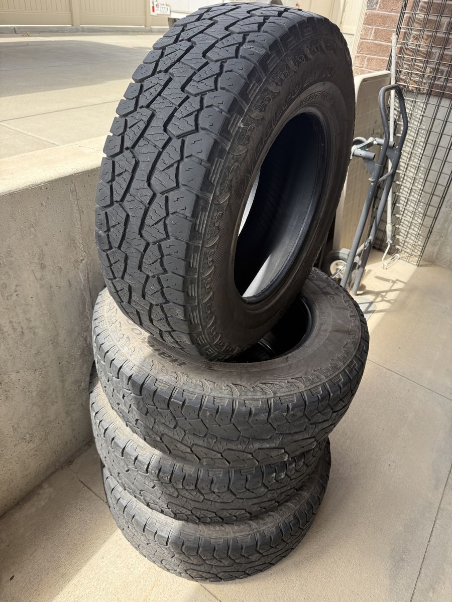 Hankook Dynapro AT2 LT275/70R18 All-Terrain Tires (4) - Load Range E