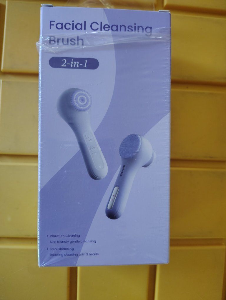 Facial Cleansing Brush 2 in 1