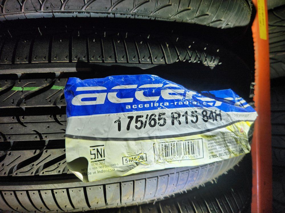 175/65r15 accelera radial 