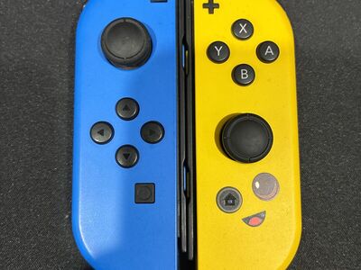 Nintendo switch joycons Fortnite themed