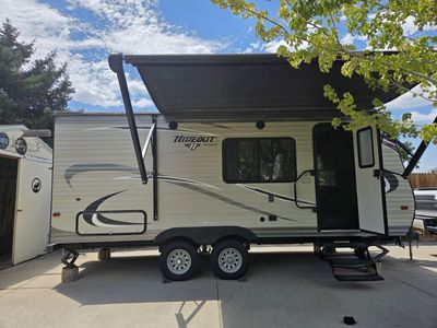 2018 Keystone Hideout 19FLBWE Travel Trailer + extras
