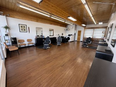 Barber Booth Rent / Studio