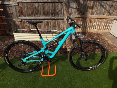 2022 YT Capra 29 Core 4 Large - Fox Factory/X01