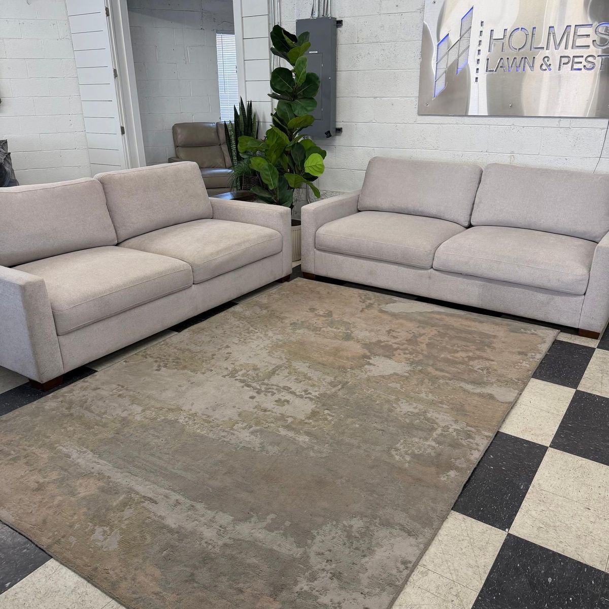 COSTCO THOMASVILLE LAMBERT FABRIC SOFA W/ 2 STORAGE SEATS!!