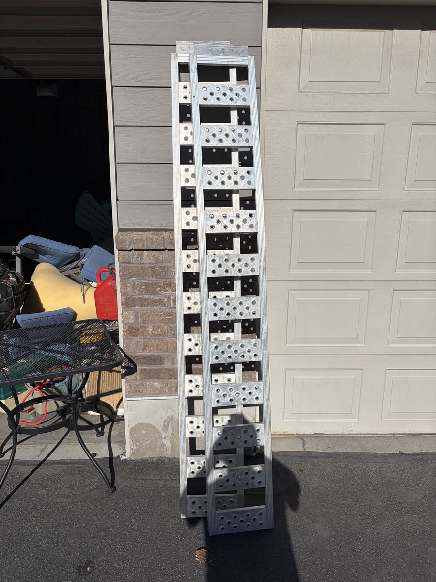 7 1/2 foot 1500 pound capacity angled ATV/dirt bike ramps