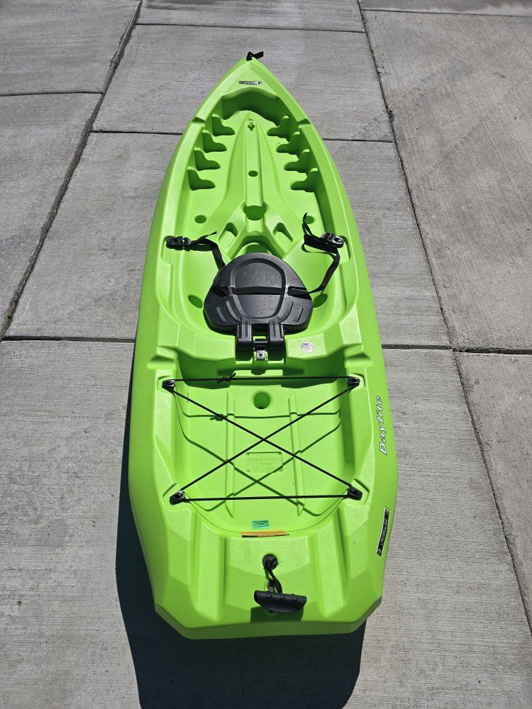 Lifetime Daylite Sit-on-Top Kayak - Lime Green with Paddle - Excellent Condition