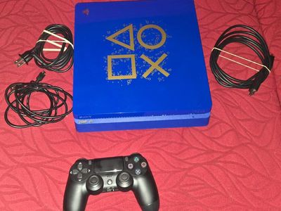 1tb Days of Play Ps4 with 1 controller! trades considered!