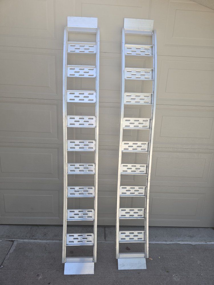 Haul-Master / Harbor Freight Lightweight Aluminum ATV Loading Ramps
​Great condition.