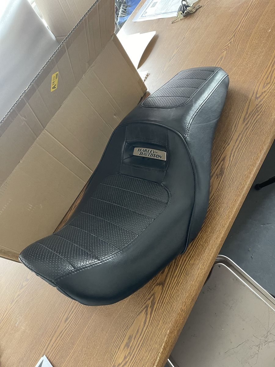 Harley Dyna seat