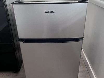 Galanz Mini Fridge