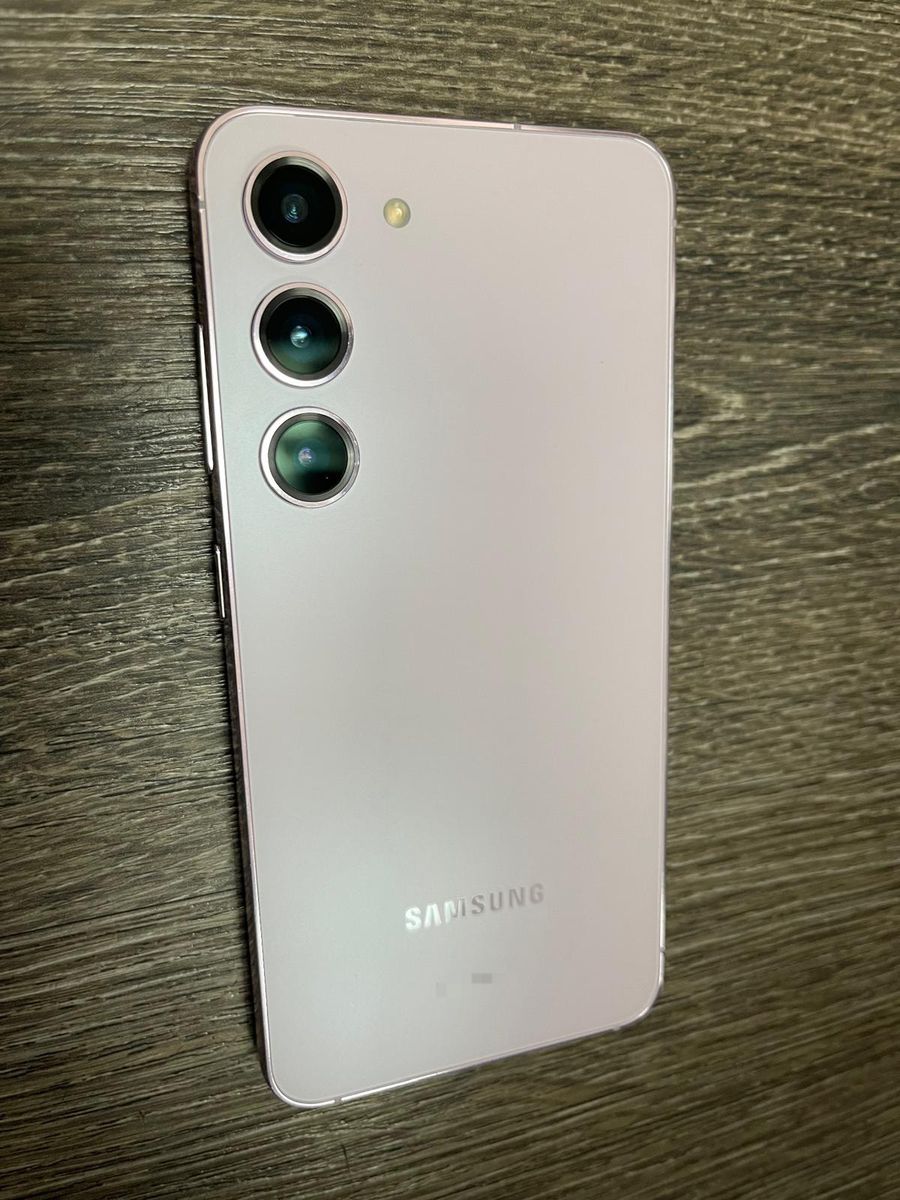 Samsung Galaxy S23 5G - 128GB - Unlocked