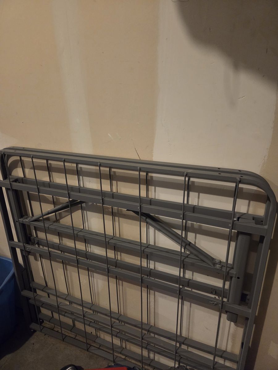 Twin bedding frame