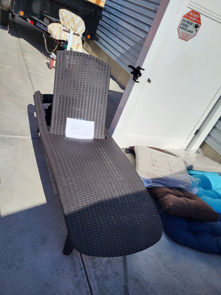 Qty-1 Keter Outdoor Chaise Lounge