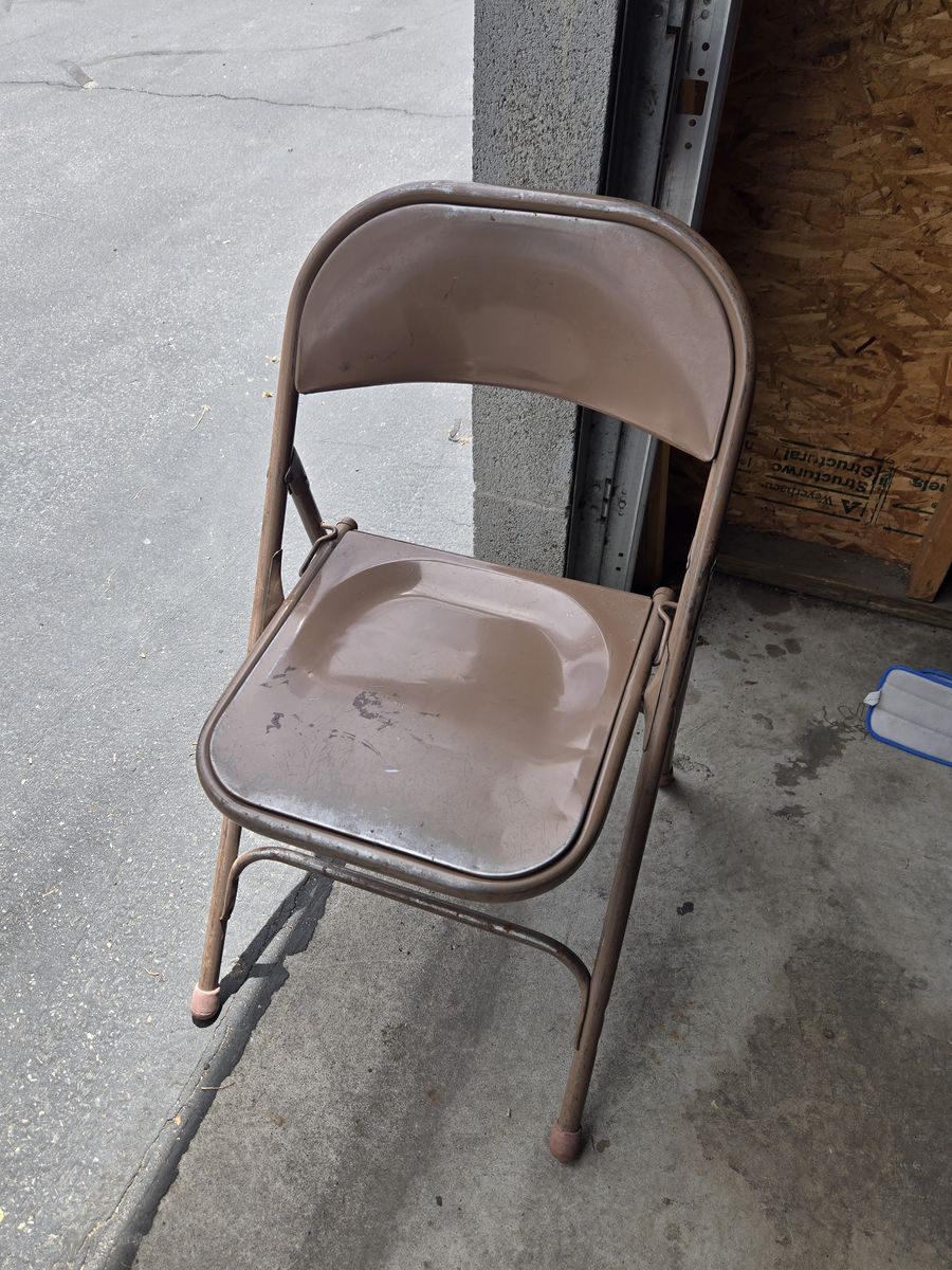 Folding Chairs (Vintage),