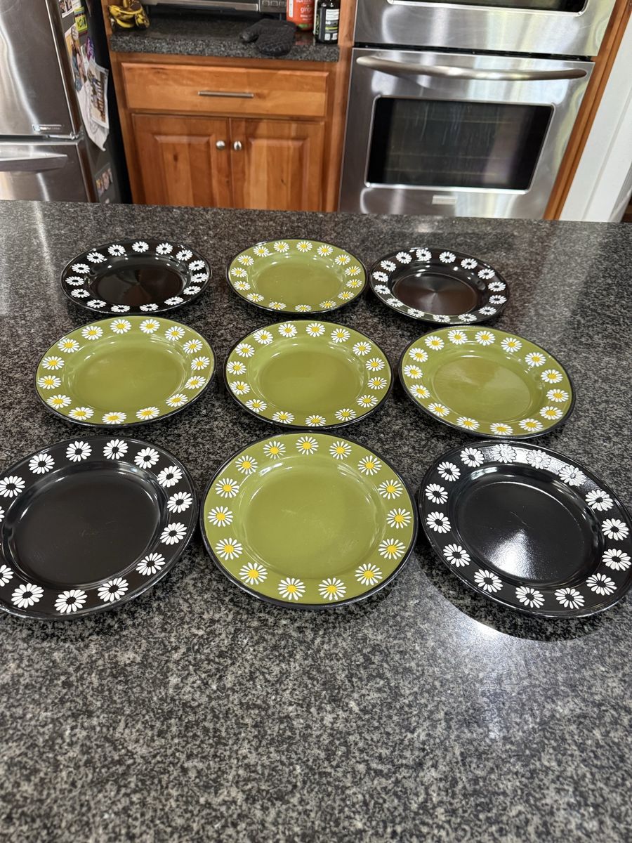 9  Tin  Vintage Plates