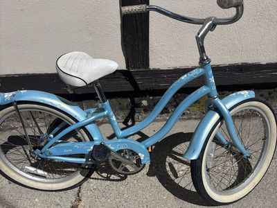 Kids beach cruiser in great condition