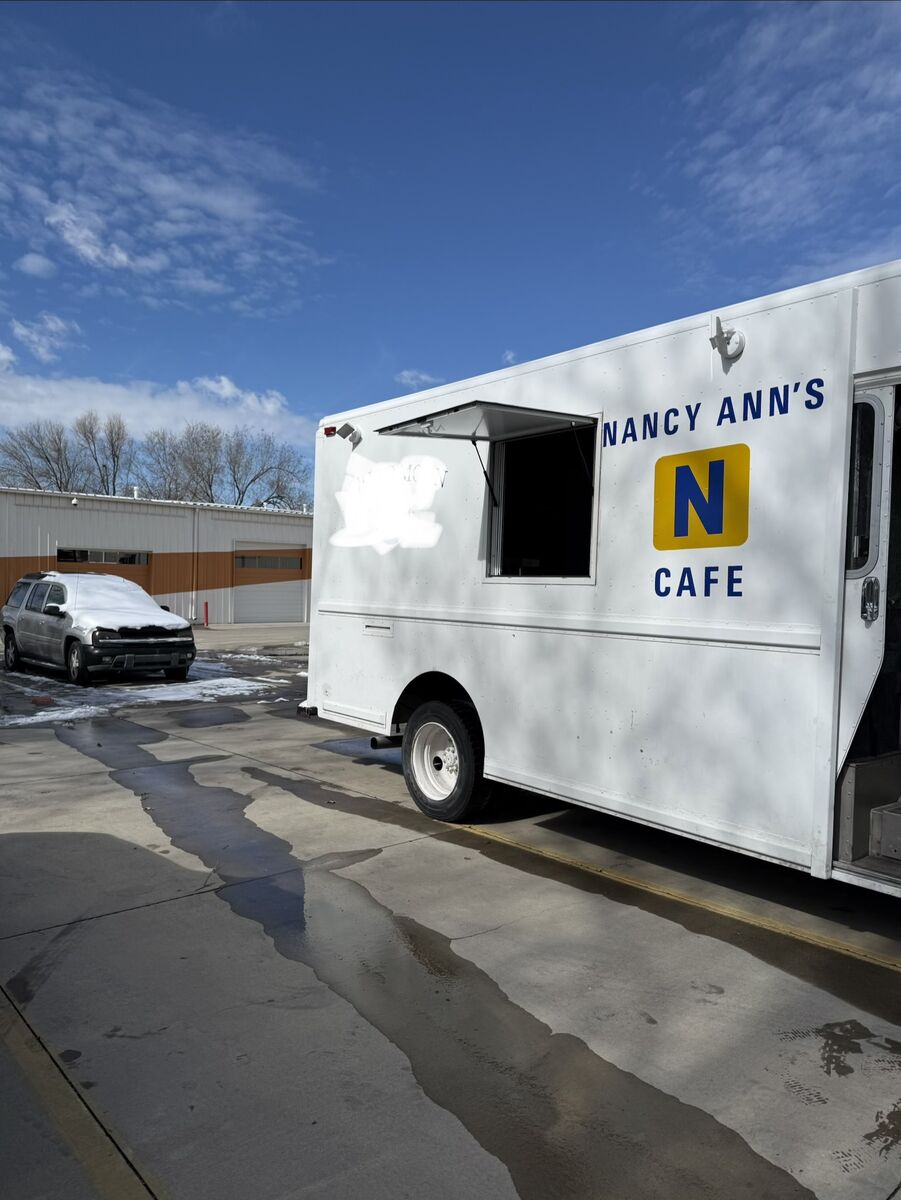 Food Truck - 2001 Freightliner  - 47k miles