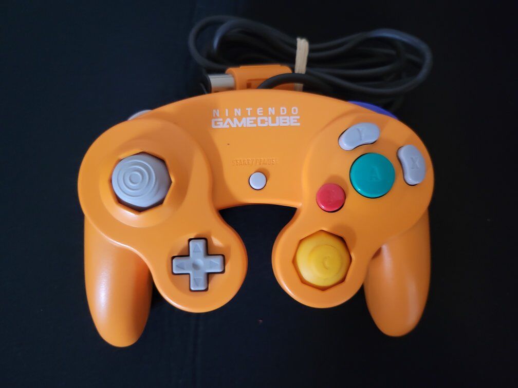 Official Nintendo GameCube Controller in the "Spic